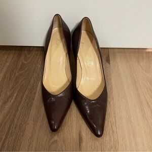 Joan&David Leather Pointed-Toe Pumps in Dark Brown Size 6